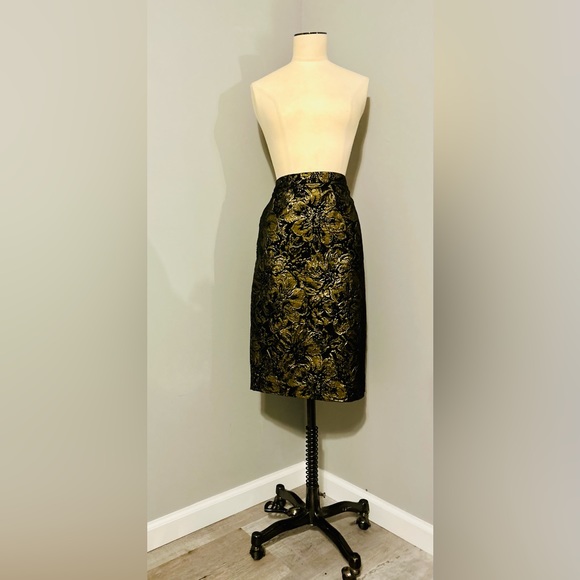 Calvin Klein Dresses & Skirts - Calvin Klein gold floral embossed pencil skirt size 10